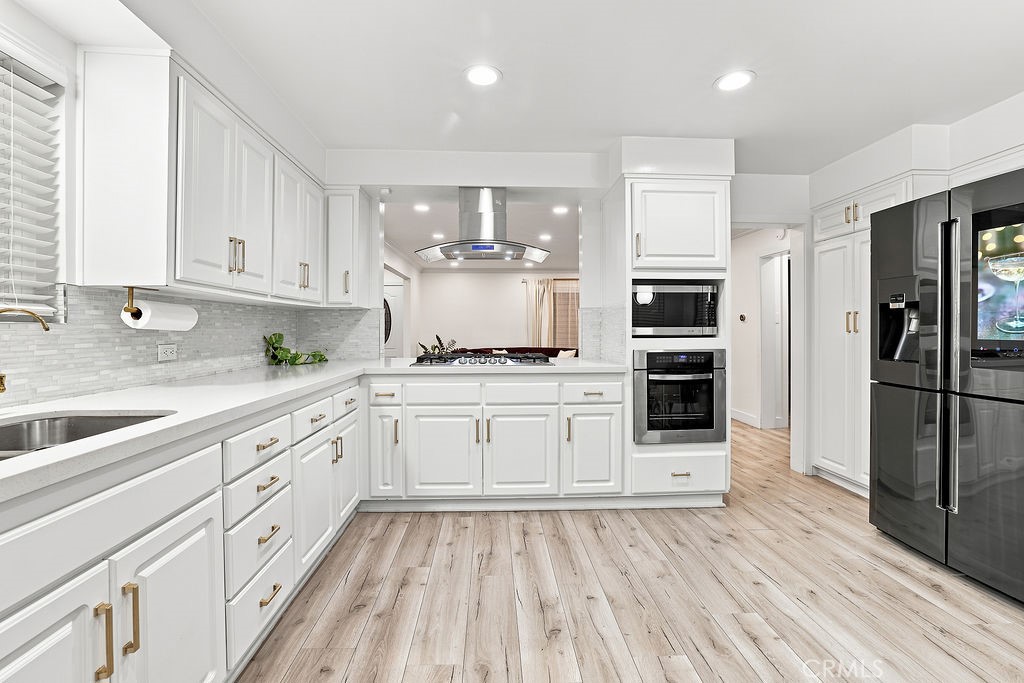 6951 Bellclaire Property Photo 4