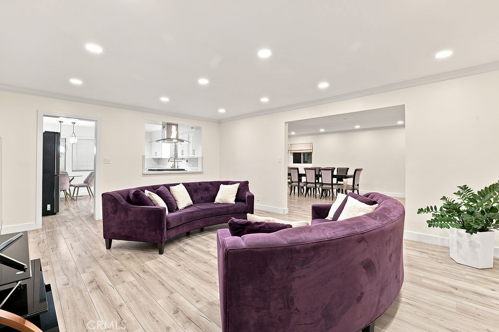6951 Bellclaire Property Photo 8