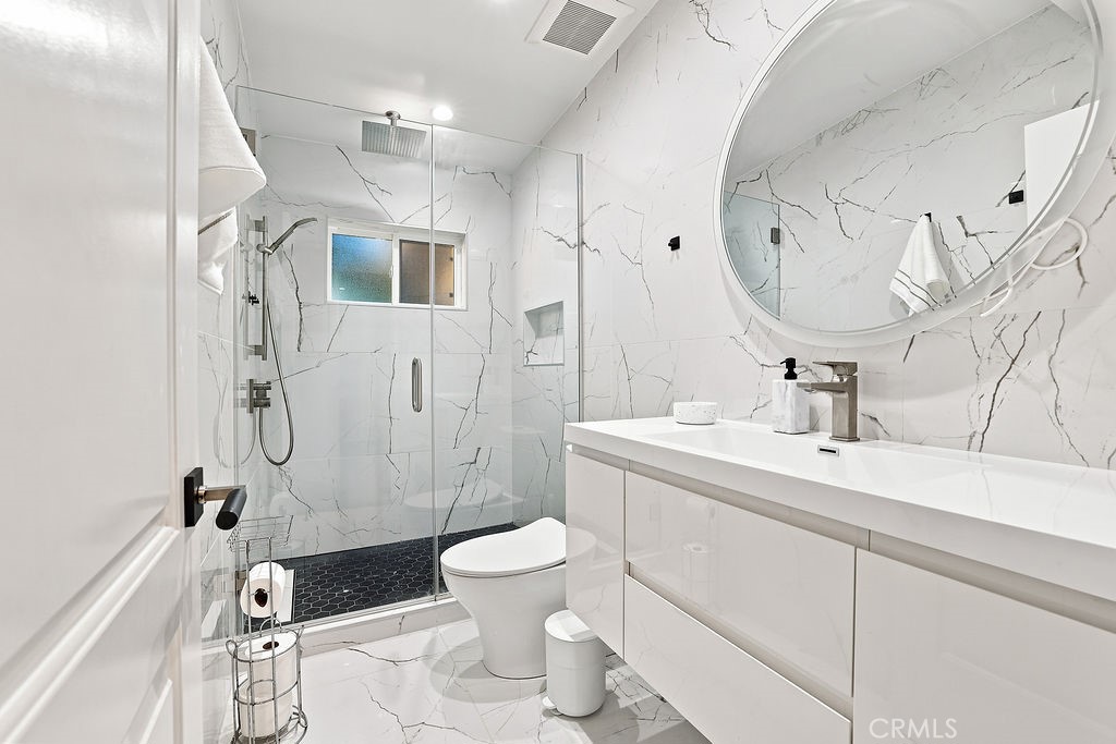 6951 Bellclaire Property Photo 10