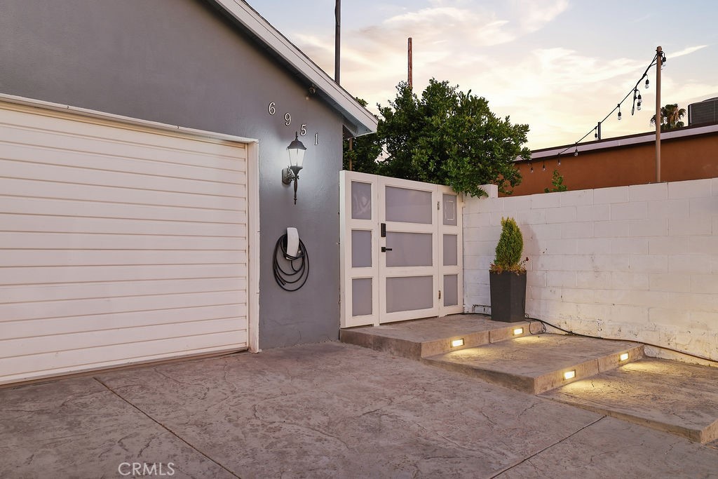 6951 Bellclaire Property Photo 21