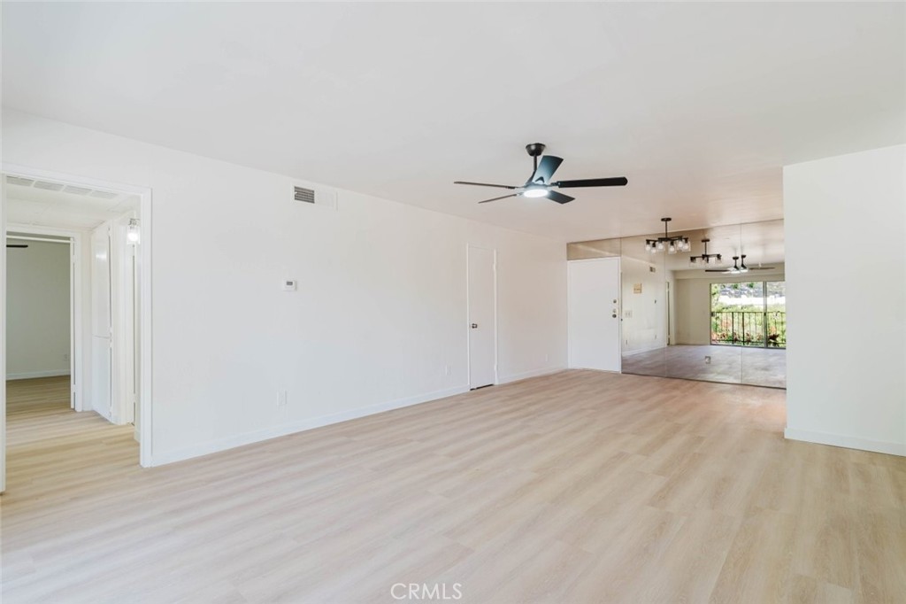 620 N Kenwood Street 208 Property Photo 6