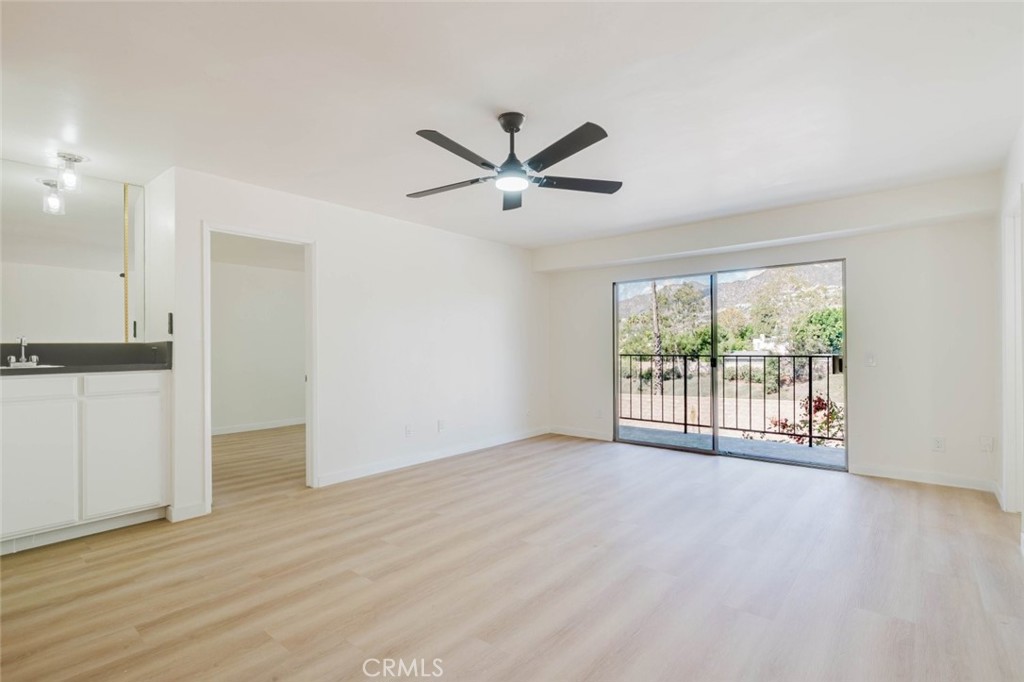 620 N Kenwood Street 208 Property Photo 7