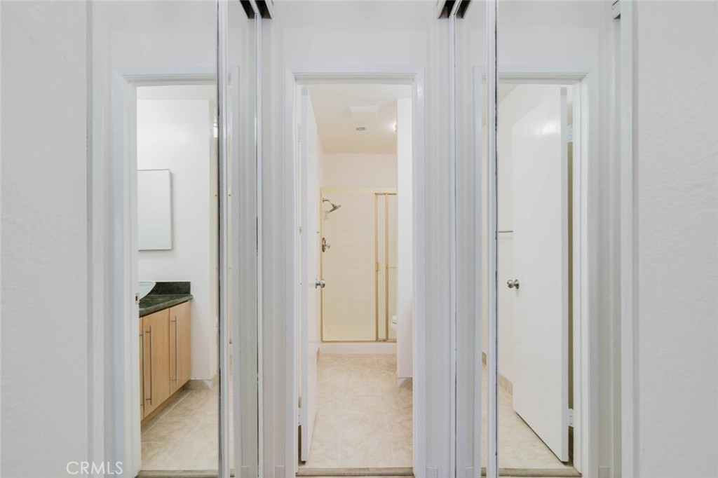 620 N Kenwood Street 208 Property Photo 19