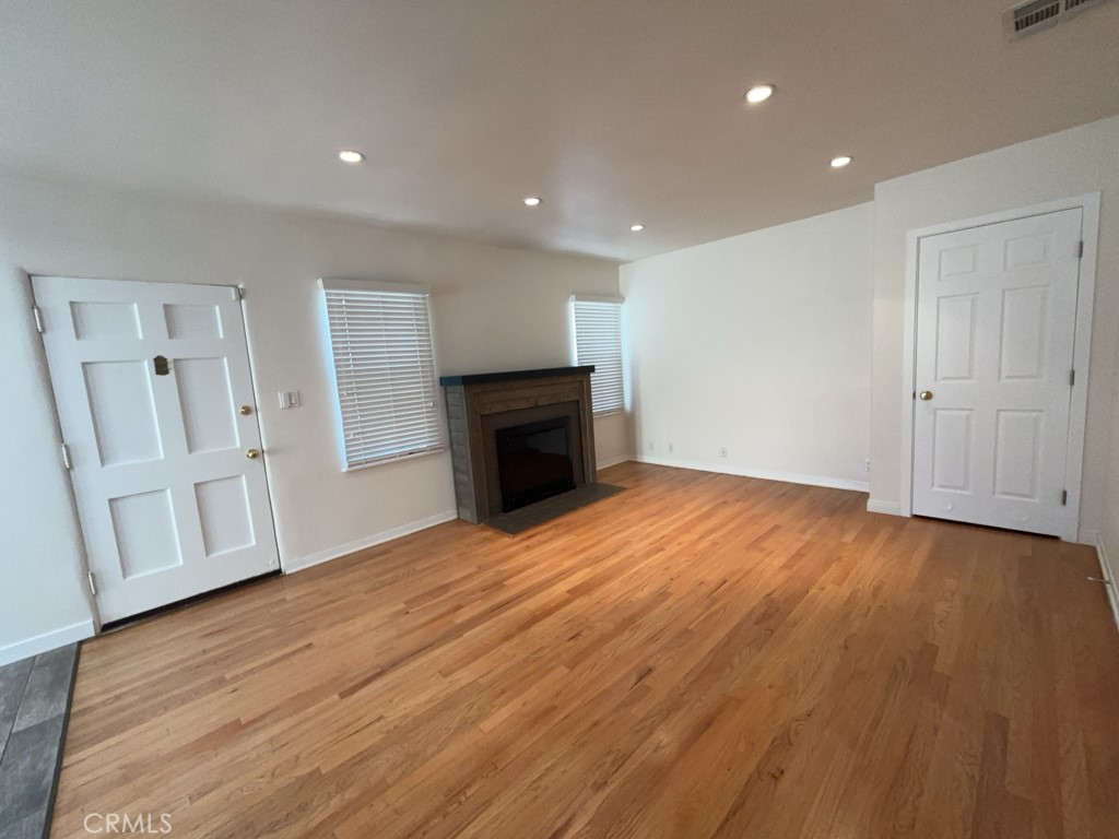 211 S Keystone Street Property Photo 2