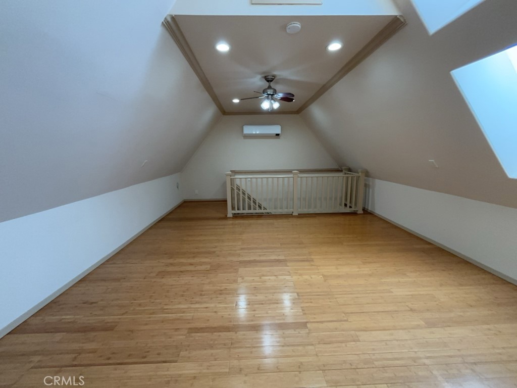 211 S Keystone Street Property Photo 15