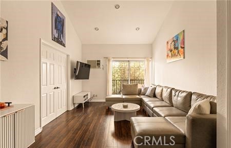 365 Burchett Street 303 Property Photo 2