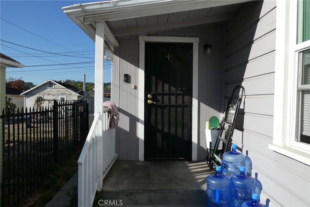 143 E Avenue 32 Property Photo 3