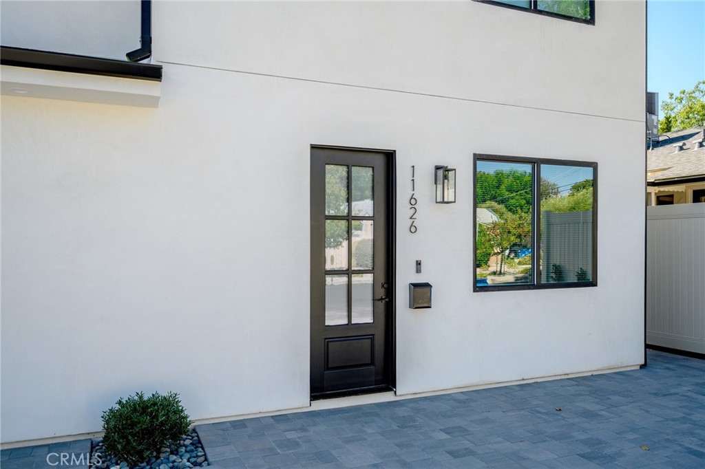 11626 Weddington Street Property Photo 2