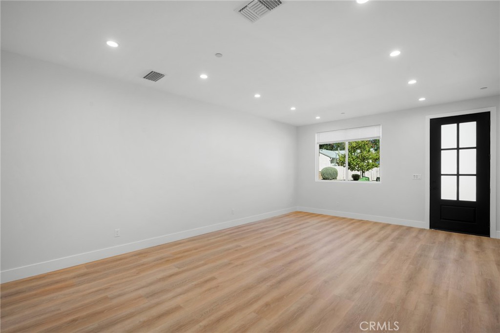 11626 Weddington Street Property Photo 7
