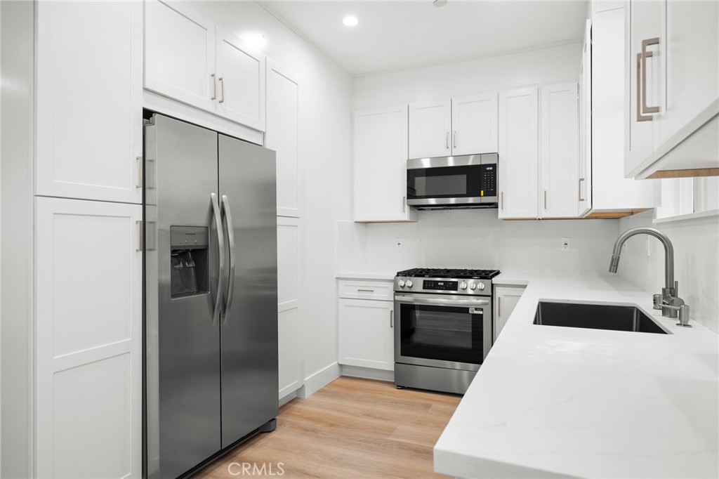 11626 Weddington Street Property Photo 10