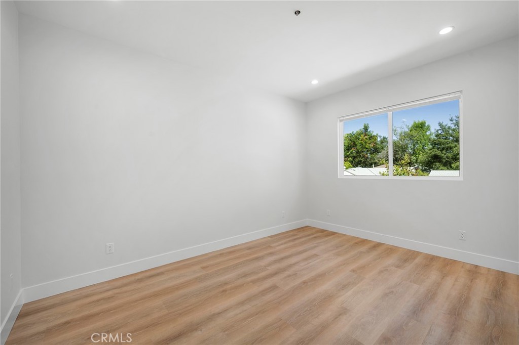 11626 Weddington Street Property Photo 12