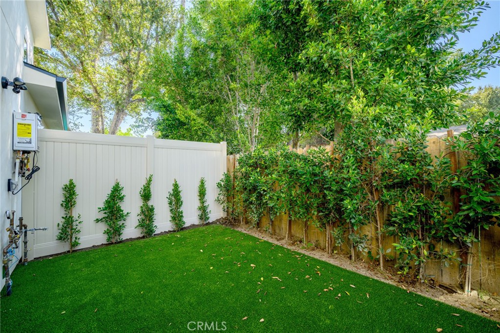 11626 Weddington Street Property Photo 21