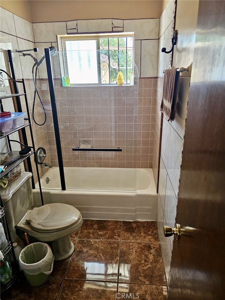 1171 W 7th Property Photo 7