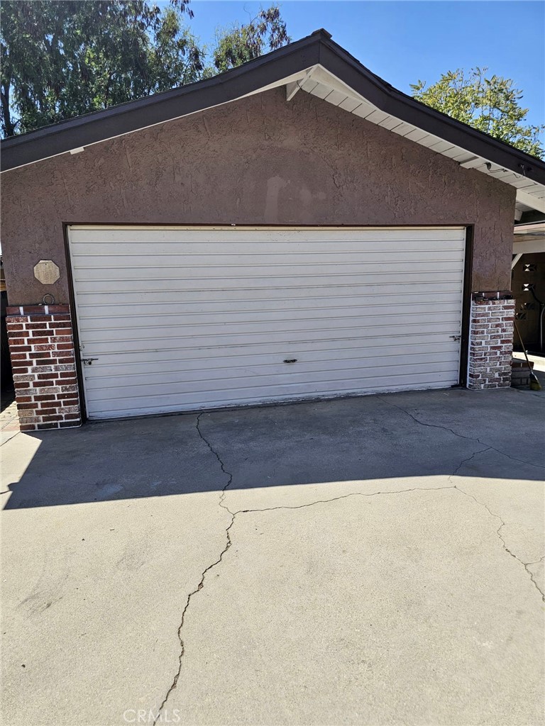 1171 W 7th Property Photo 10