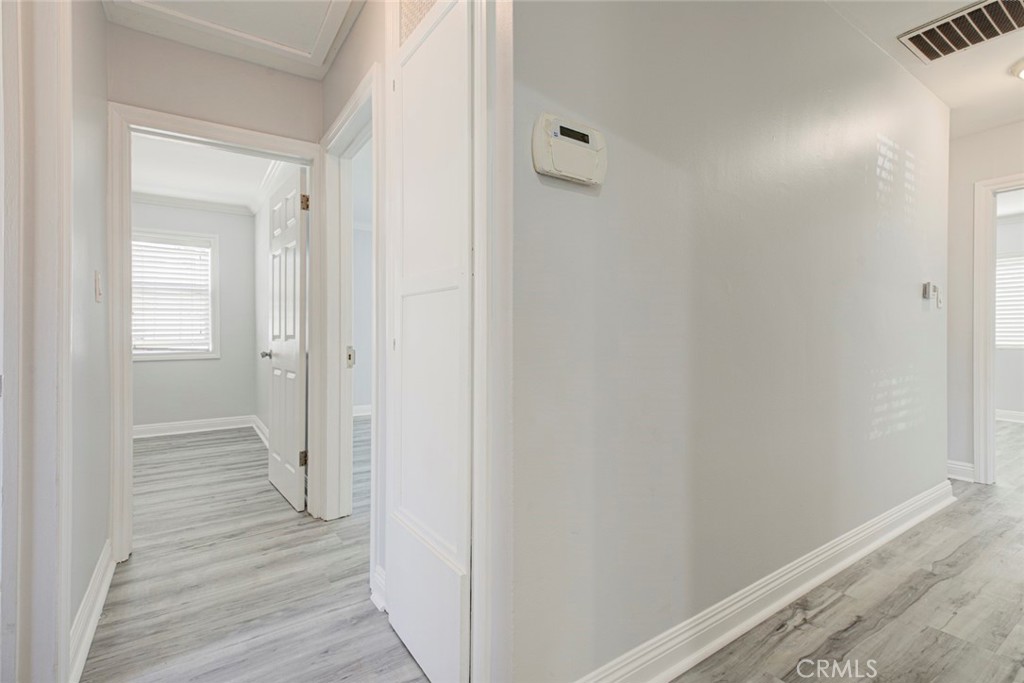 14537 Wyandotte Property Photo 12