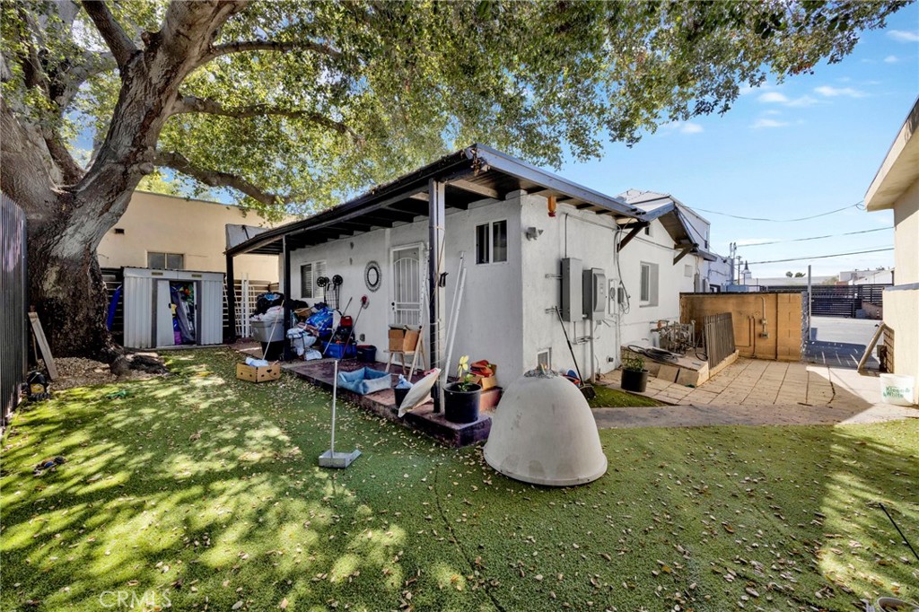 10446 Scoville Property Photo 10