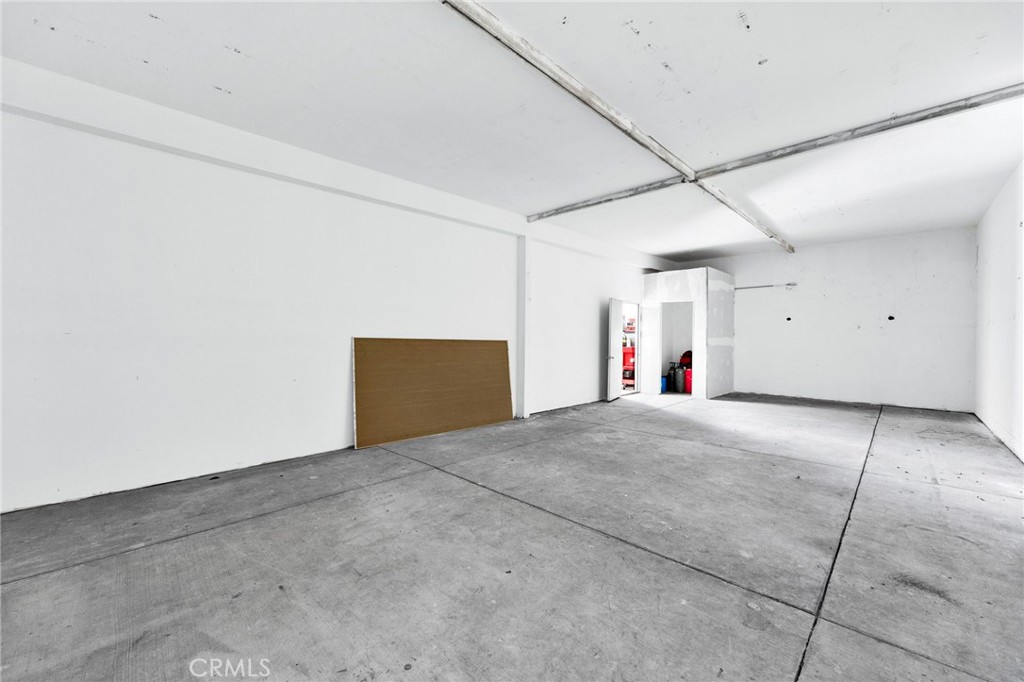 10446 Scoville Property Photo 12