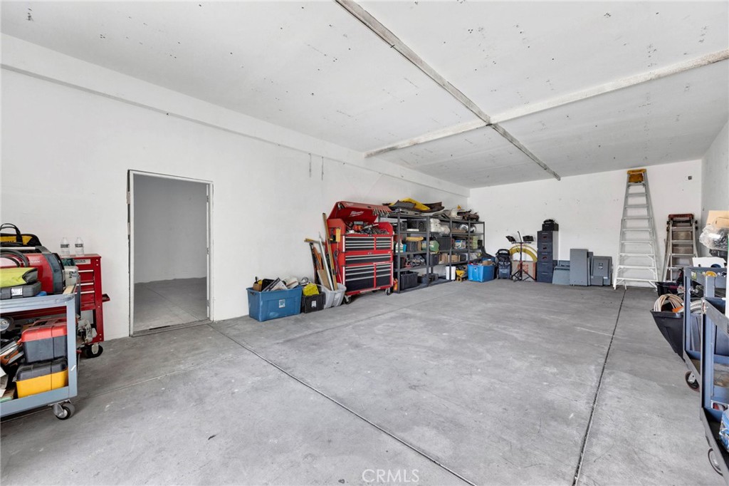 10446 Scoville Property Photo 14