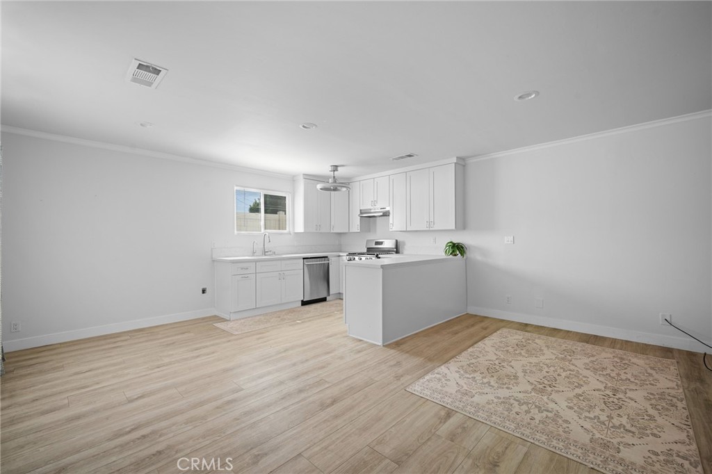 1020 Olmsted A Property Photo 4