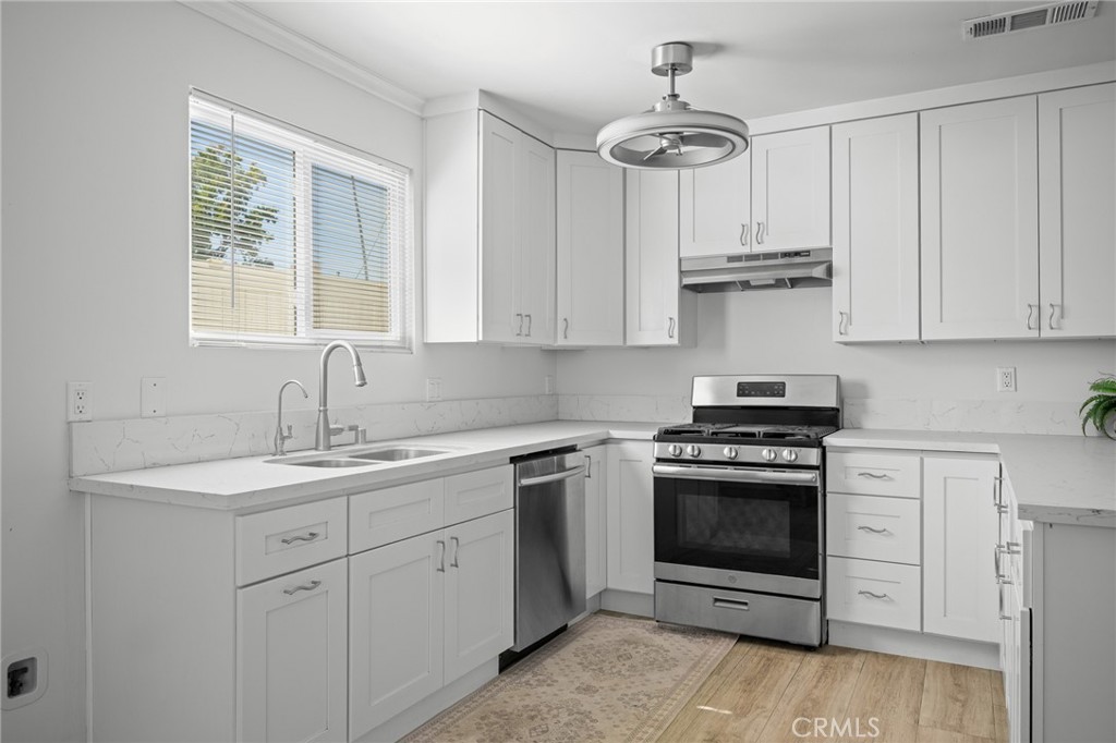 1020 Olmsted A Property Photo 8
