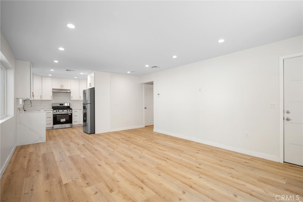 1025 Linden Avenue B Property Photo 7