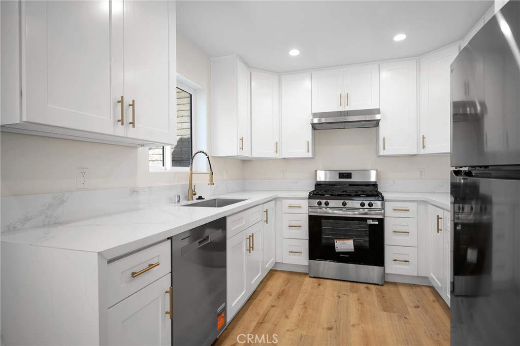 1025 Linden Avenue B Property Photo 8
