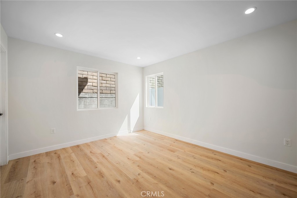 1025 Linden Avenue B Property Photo 10