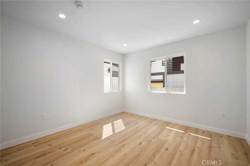 1025 Linden Avenue B Property Photo 13