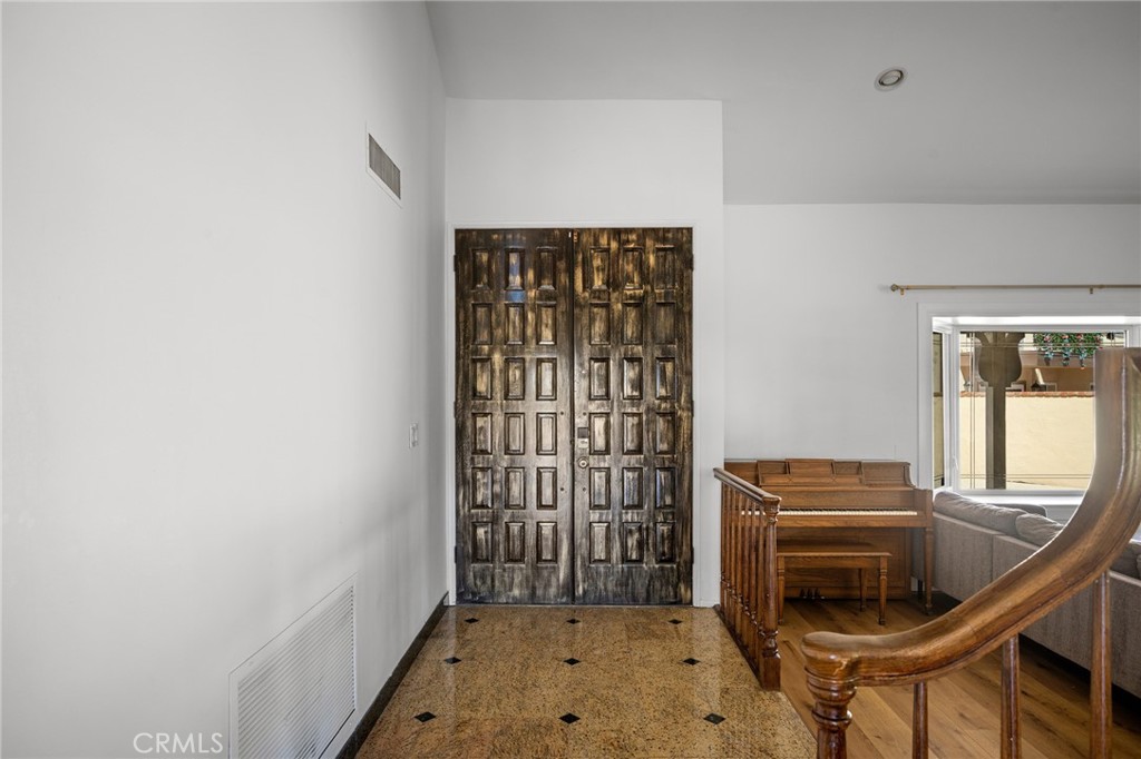 18536 Brymer Street Property Photo 3