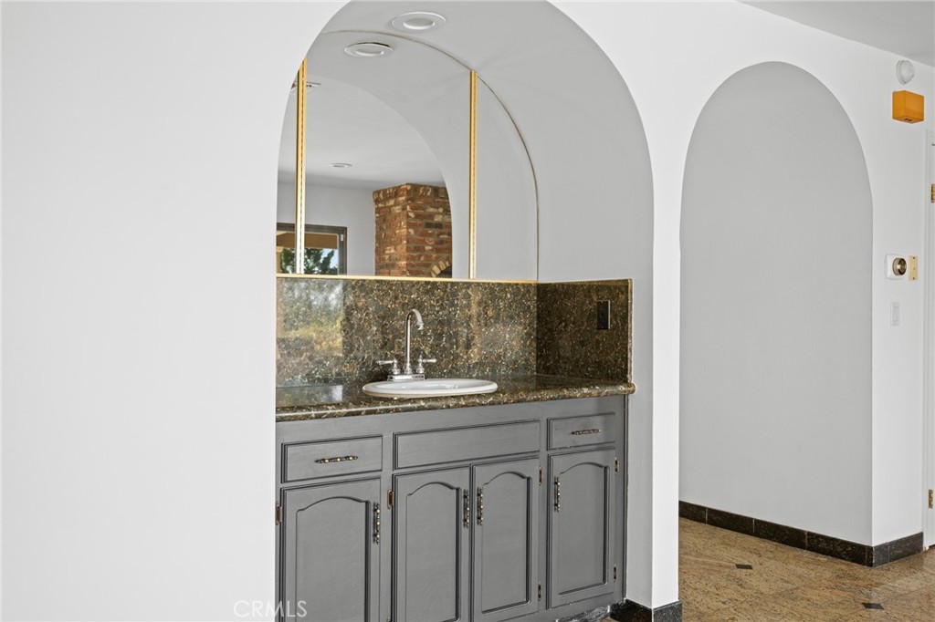 18536 Brymer Street Property Photo 12