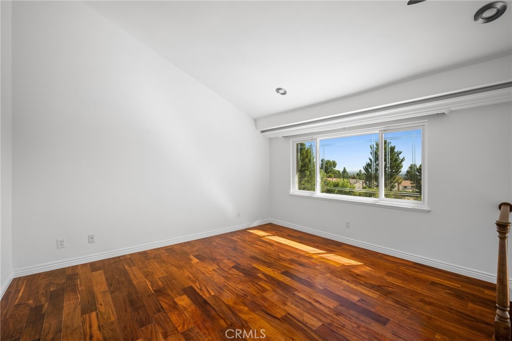 18536 Brymer Street Property Photo 25