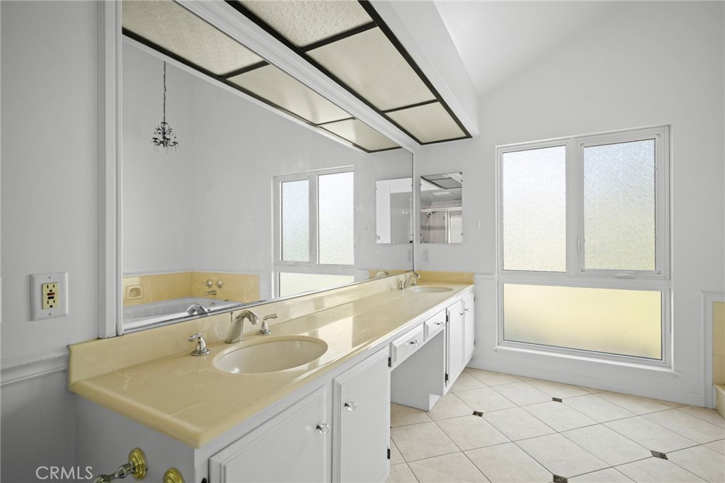 18536 Brymer Street Property Photo 29