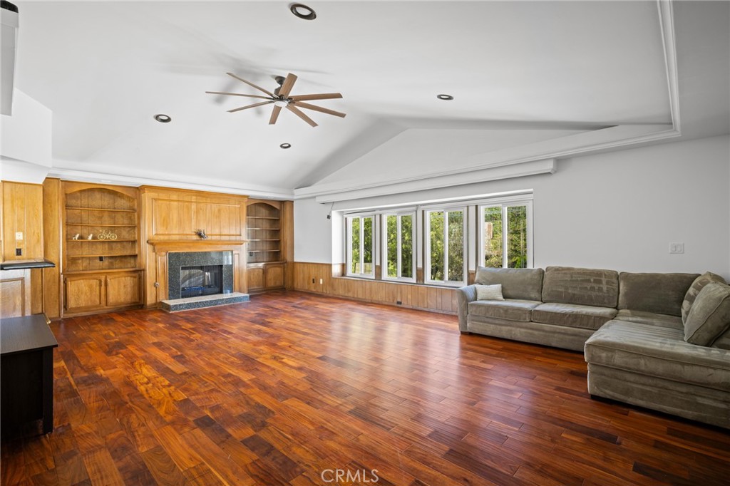 18536 Brymer Street Property Photo 32