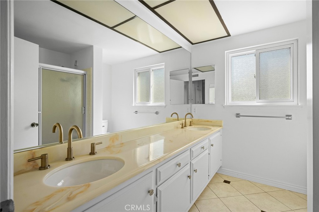 18536 Brymer Street Property Photo 37