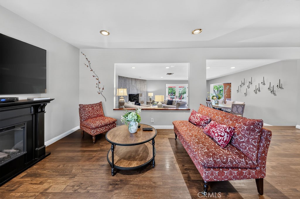 5711 Geyser Avenue Property Photo 4