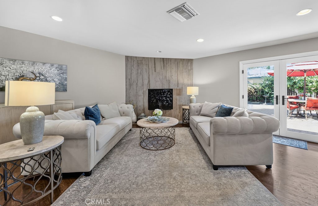 5711 Geyser Avenue Property Photo 10