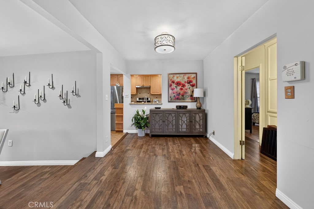 5711 Geyser Avenue Property Photo 15