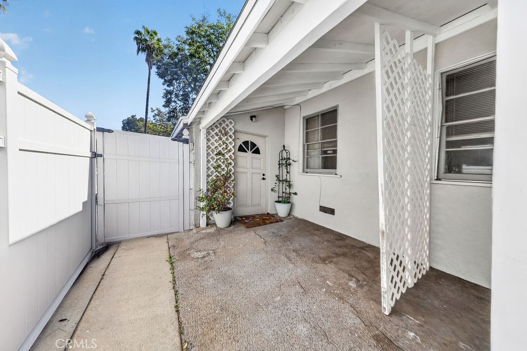 5711 Geyser Avenue Property Photo 25