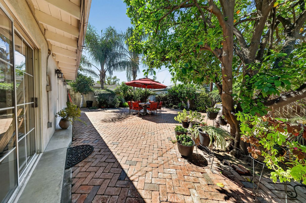 5711 Geyser Avenue Property Photo 33