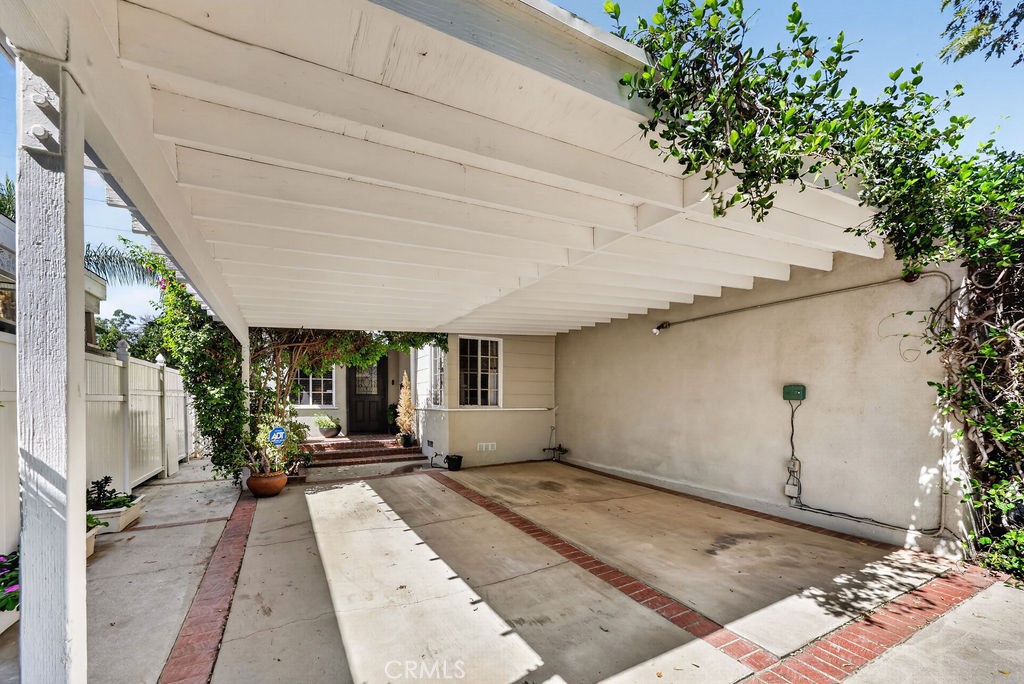 5711 Geyser Avenue Property Photo 39