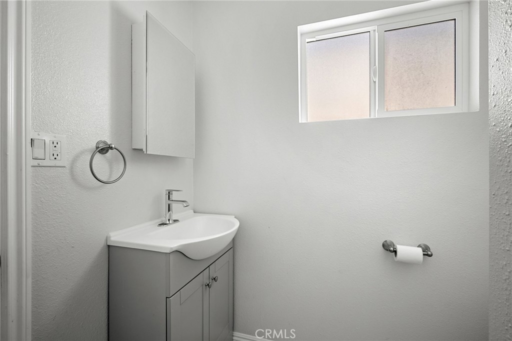 6250 Vineland Avenue 1 Property Photo 11