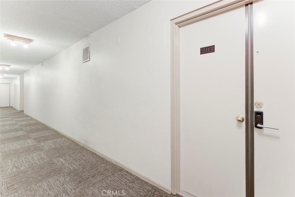 1037 N Vista Property Photo 5