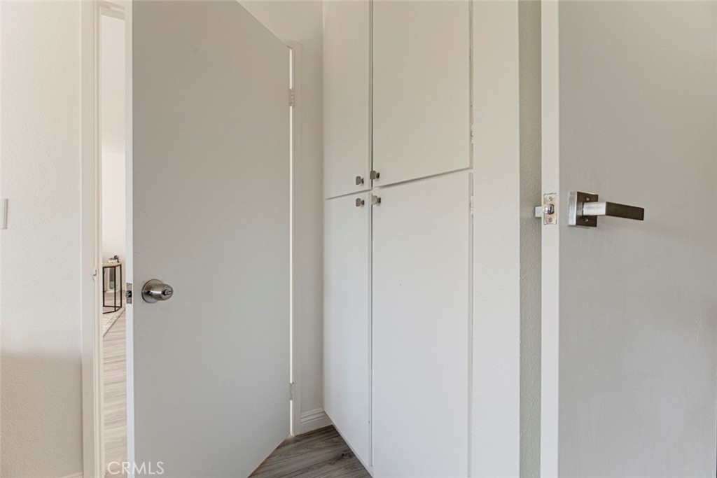 1037 N Vista Property Photo 28