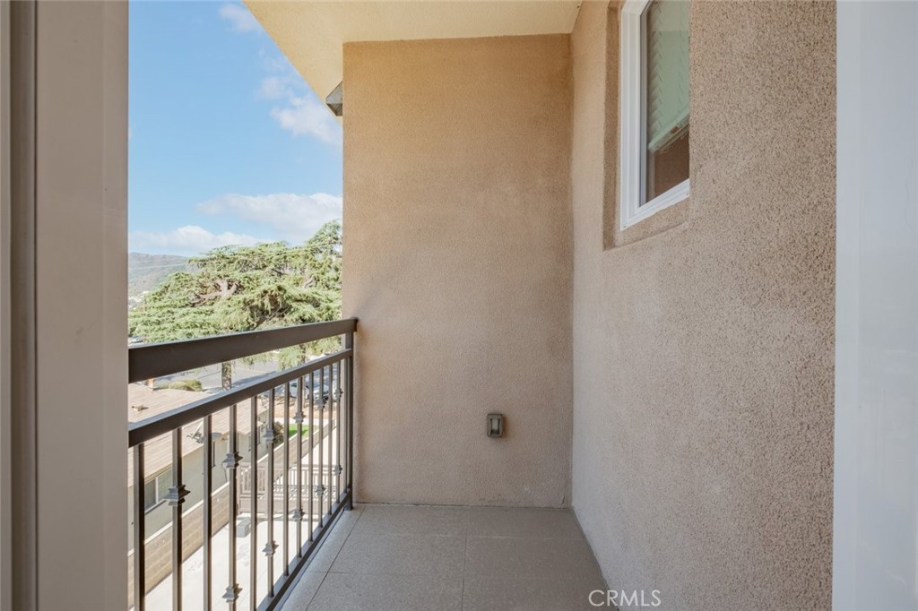 1941 Waltonia Drive 300 Property Photo 32
