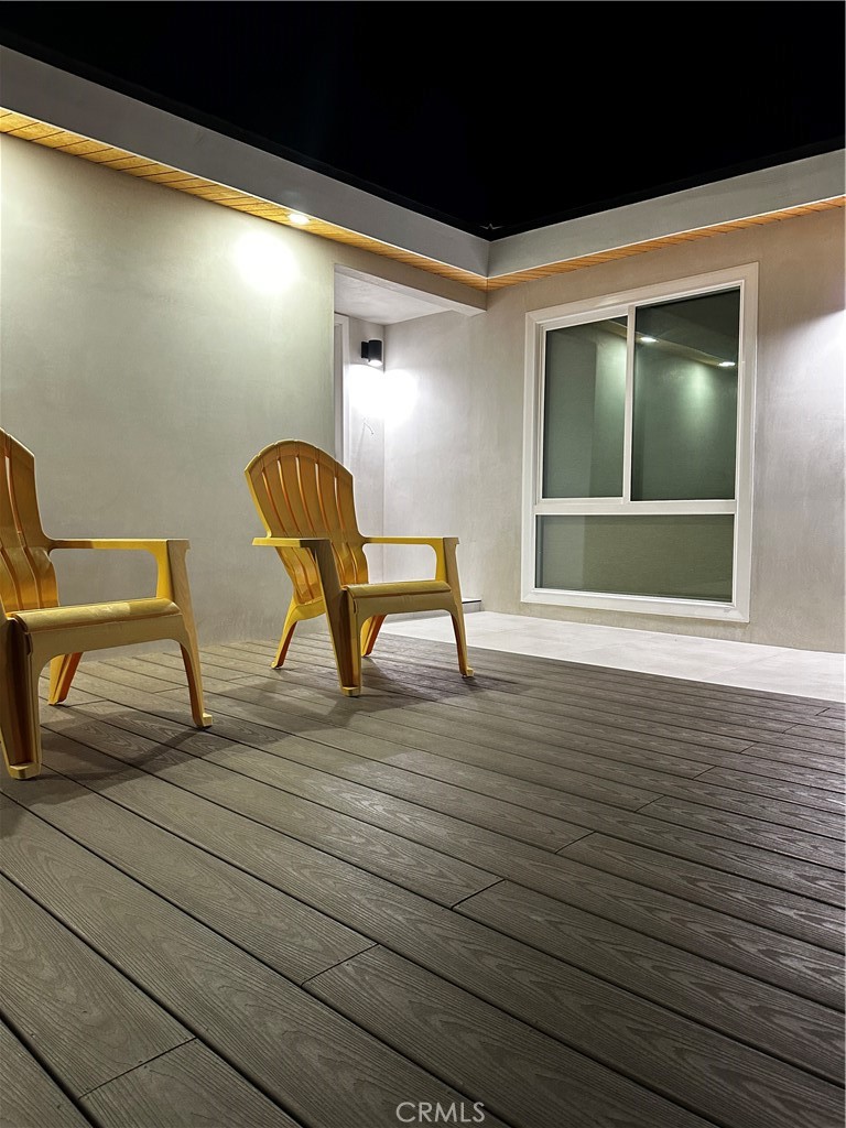 16445 Kingsbury Property Photo 5