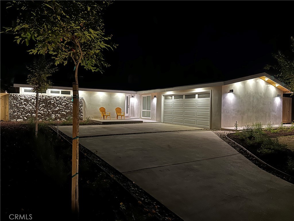 16445 Kingsbury Property Photo 6