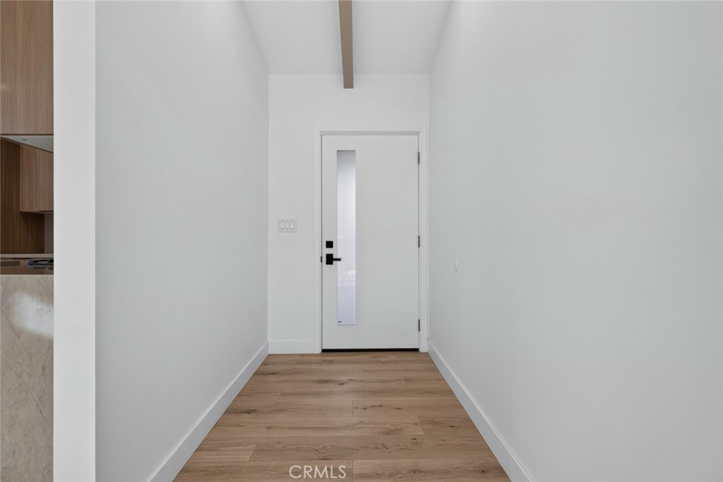 16445 Kingsbury Property Photo 12