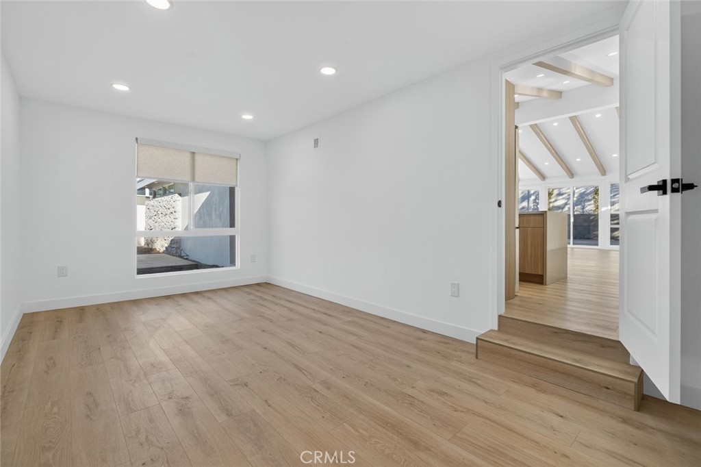 16445 Kingsbury Property Photo 27