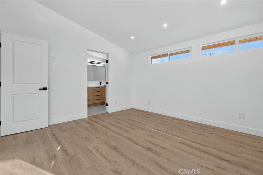 16445 Kingsbury Property Photo 39