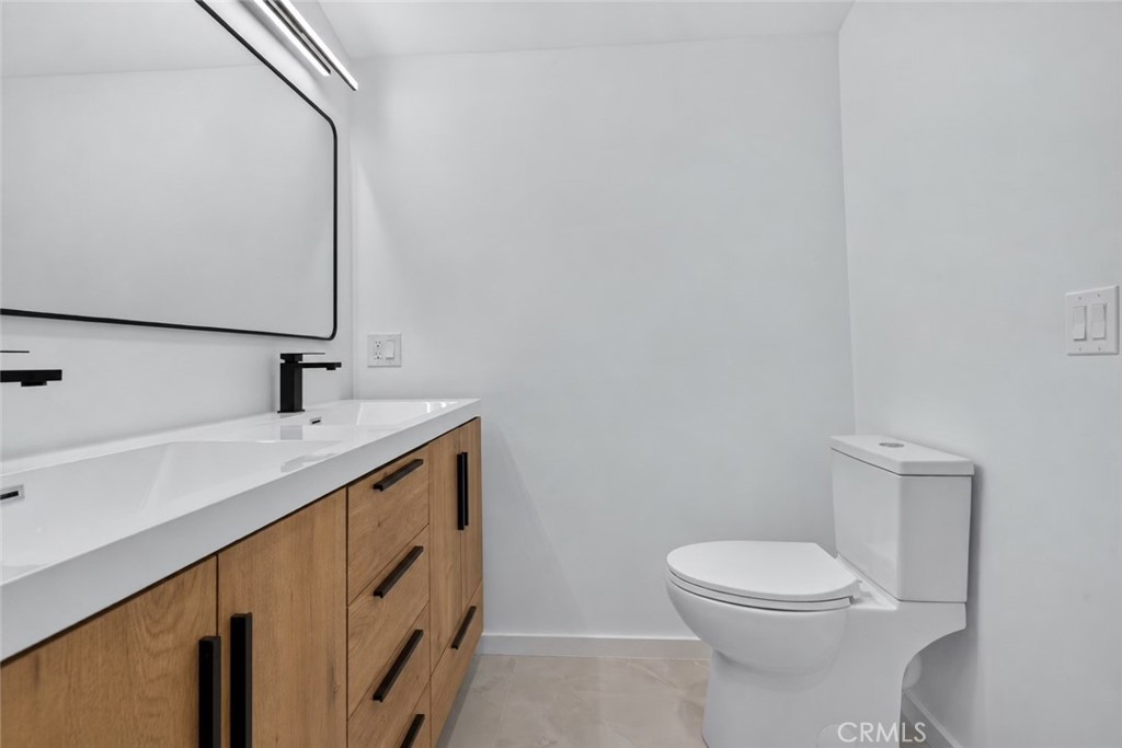 16445 Kingsbury Property Photo 41